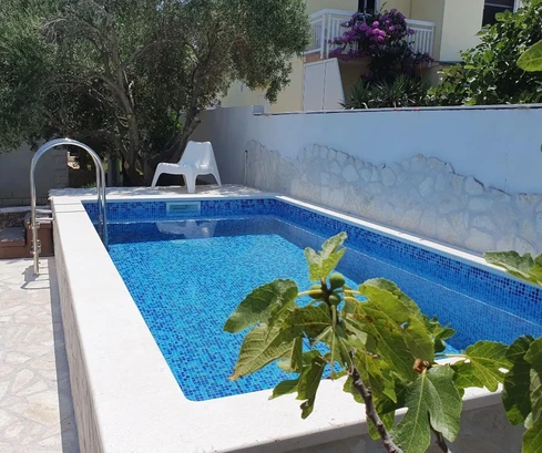 Maison avec piscine à vendre à Rogoznica Ražanj en Croatie