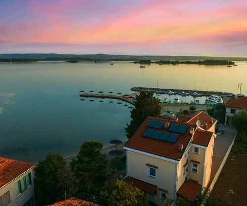 Villa-appartamento in vendita sull'isola di Pašman in Croazia