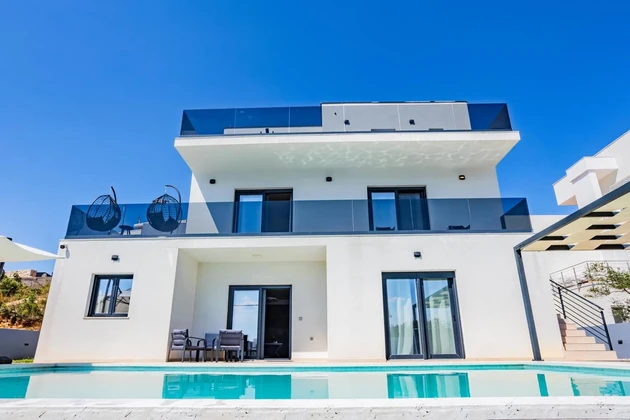 Zadar, Maslenica, tengerparti luxusvilla
