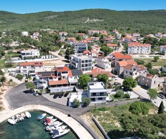 Apartamento en venta en Tribunj, Sovlje, cerca del mar