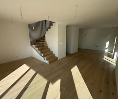 Matulji, Pavlovac, OBRA NUEVA, piso de tres plantas y cuatro habitaciones de 148 m² con vistas al mar