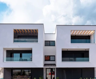 ATTRAKTIVES PENTHOUSE MIT MEERBLICK UND JACUZZI, 450 M VOM MEER ENTFERNT!