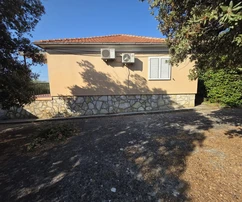 Freistehendes Haus im Herzen von Ugljan - 50 m vom Zentrum, 200 m vom Meer entfernt!