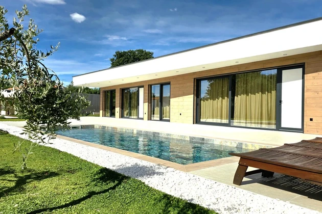 Casa a schiera con piscina in vendita vicino a Labin in Croazia
