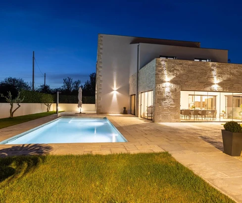 Beautiful home with a pool for sale in Svetvinčenat in Croatia