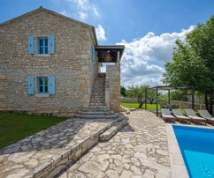 Isztria, Poreč: Eladó autentikus isztriai kőház medencével