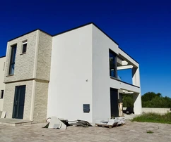 Vila se dvěma byty a bazénem na prodej v Malinské v Chorvatsku