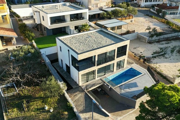 Modern Villa with Pool in an Elite Seaside Area near Zadar