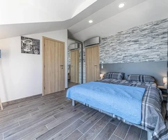 Vila na prodej v první řadě u moře na ostrově Drvenik v Chorvatsku