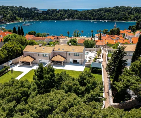 Villas de lujo en venta justo en la orilla del mar en Konavle, Croacia