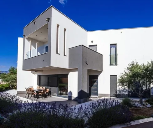 Willa z 4 apartamentami, Proboj, Pag, 80 m od morza