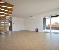 Vodice - apartament S4 3 sypialnie + jadalnia, taras na dachu z widokiem na morze