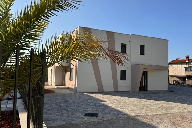 Apartamento dúplex con jardín en venta en Opatija Pobri, Croacia