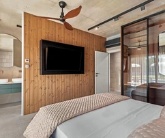 Vila s bazénom a tenisovým kurtom na predaj v Dicme v Chorvátsku