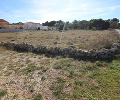 Building land (UPU plan preparation required)