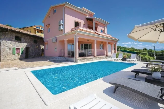 Gyönyörű villa medencével és tengerre néző kilátással, Isztria, Opatija