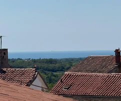 Istria, Brtonigla: Spacious sea-view apartment in center