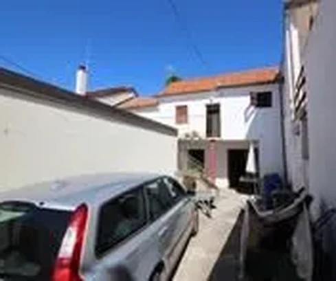 Vendita casa a schiera a Diklo con ampio giardino
