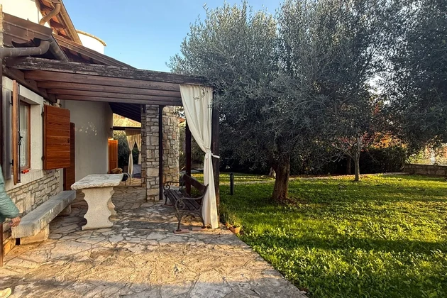 Istria, Buje: Charming stone house with garden
