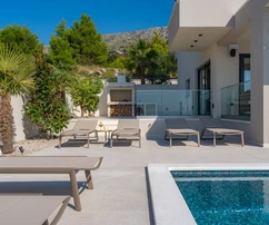 Luxusní vila s bazénem na prodej v Podstraně v Chorvatsku