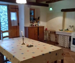 Történelmi kőből épült villa Hum szívében eladó Horvátországban