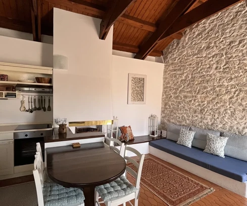Casa in pietra a Diklo con garage a 150 metri dal mare