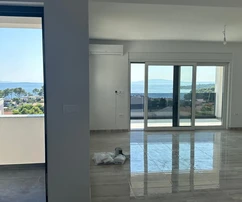 Penthouse à vendre avec toit-terrasse et jacuzzi à Rab en Croatie