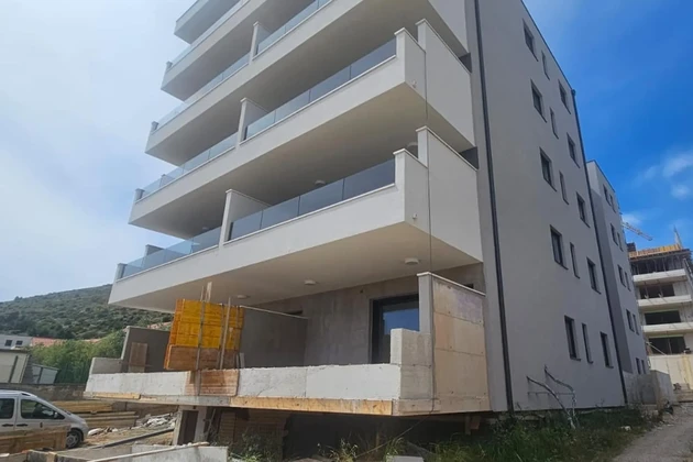 Trogir, Seget Donji Wohnung 87,6 m² mit Meerblick, Neubau mit Garage und Aufzug