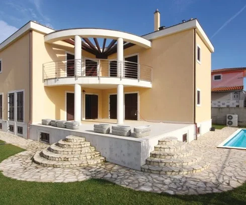 Villa classica di lusso con piscina a 50 metri dalla spiaggia, Istria, Medulin