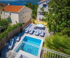 Villa con appartamenti in vendita a Konavle in Croazia
