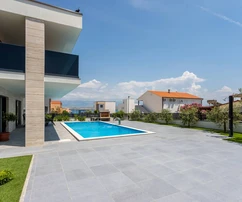 Vila s bazénom na predaj na ostrove Vir v Chorvátsku