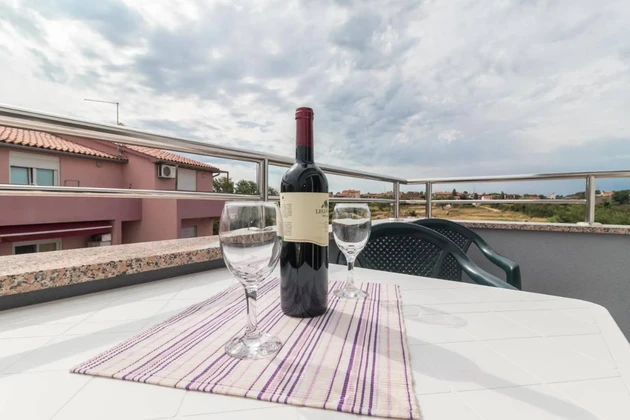 Detached house with four apartments for sale in Pula in Croatia