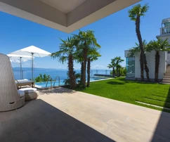 Opatija, Opric, ekskluzywna willa o powierzchni 375 m² z panoramicznym widokiem, basenem i sauną