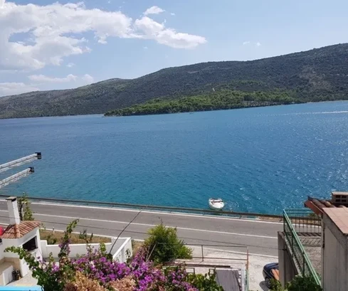 Marina, Poljica, dvojdom 160 m2, garáž, priamo pri mori