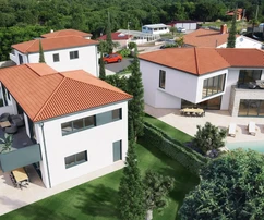 Istria, Vrsar, villa indipendente di alta qualità con piscina in posizione panoramica