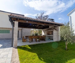 Villa mediterránea con vista al mar en venta en Croacia