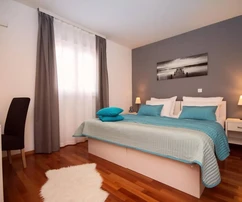 Amplia casa con piscina en venta cerca de Split en Croacia