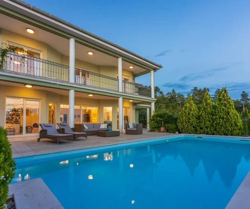 Villa de lujo en venta con vistas al mar en Crikvenica, Croacia