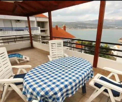 Трогир, Мишевац, комфорт. Двухкомнатная квартира 97 м² с большой террасой.