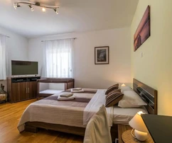 Villa mit Pool in Pula zu verkaufen in Kroatien