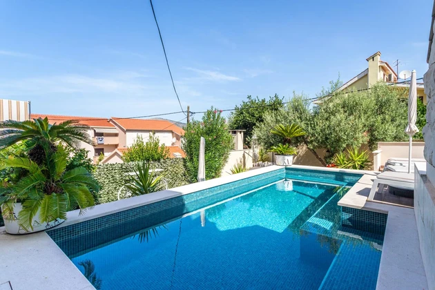 Haus mit Pool auf Čiovo in Okrug Gornji zu verkaufen in Kroatien
