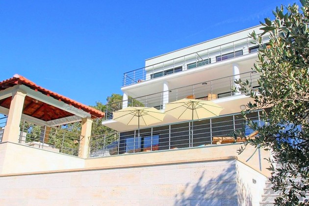 Luxusvilla auf Korčula direkt am Meer mit Pool