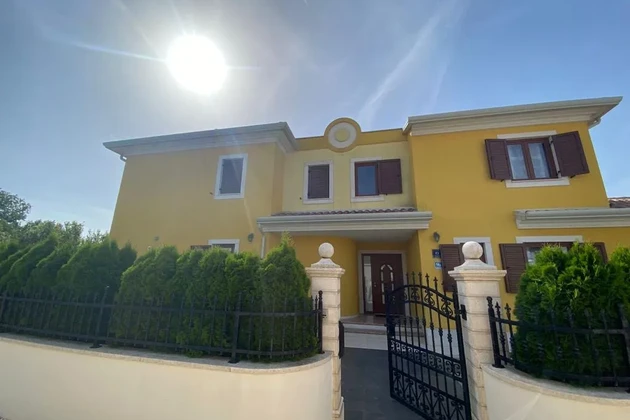 Maison à vendre dans la région de Pula