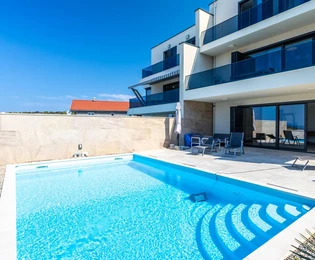 Villa de lujo con piscina en venta en Rogoznica, Croacia