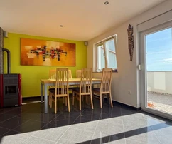 MÖBLIERTE MAISONETTEWOHNUNG MIT MEERBLICK IN RUHIGER LAGE!