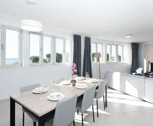 Istrie, Umag, penthouse équipé, grande terrasse, vue sur la mer