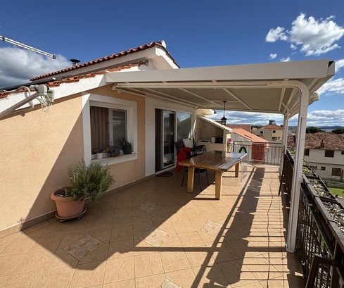 Five-apartment home available for purchase in Vodice in Croatia