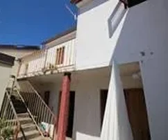 Venta de casa adosada en Diklo con amplio jardín