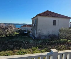 Raro gioiello dalmata | Vista mare, 6 posti letto, posizione privilegiata a Seget