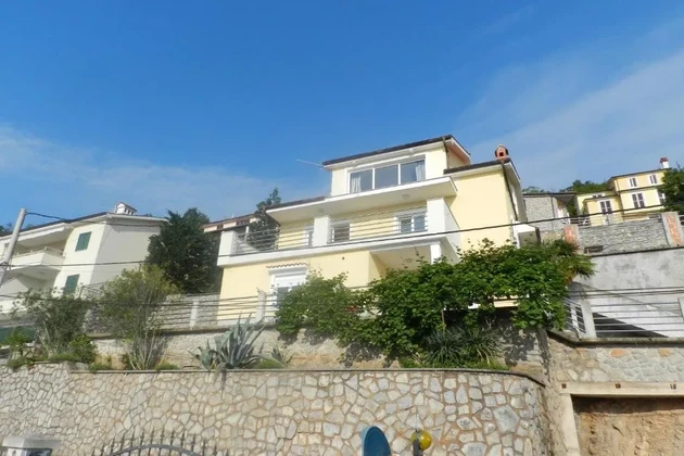 Opatija : Atemberaubende freistehende Villa mit Pool und Panoramablick auf das Meer